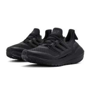 Adidas Ultraboost - giày chạy bộ adidas tốt nhất mọi thời đại.